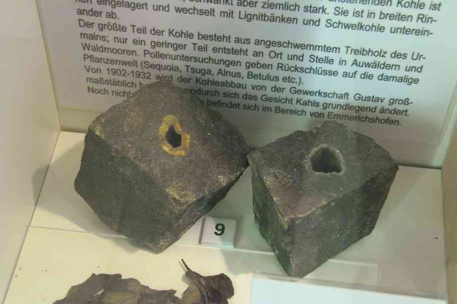 Siderit im Basalt von Alzenau bzw.
        Kahl