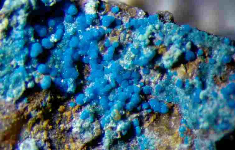 sulfatisches
                Mineral