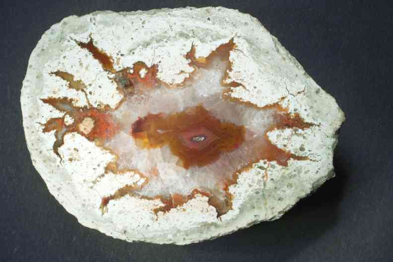 Lithophyse mit Achat