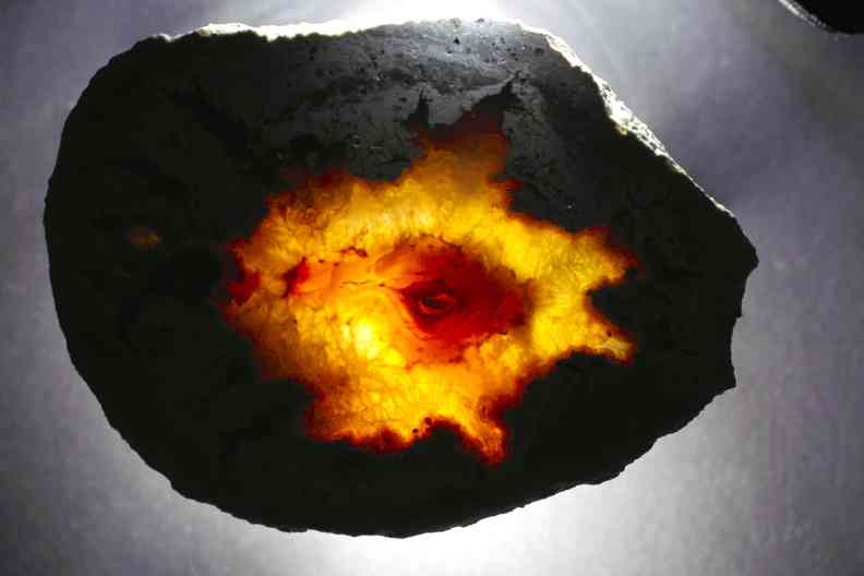 Lithophyse mit Achat