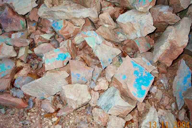 Azurit im
                Rhyolithj