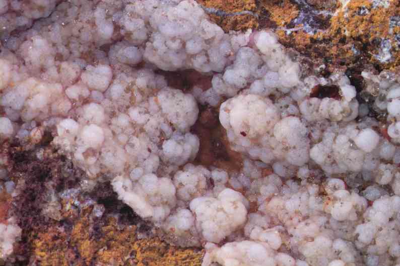unbekanntes
                Mineral