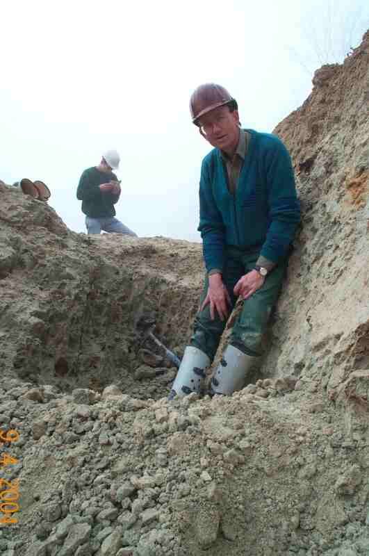Joachim Lorenz
                beim Graben