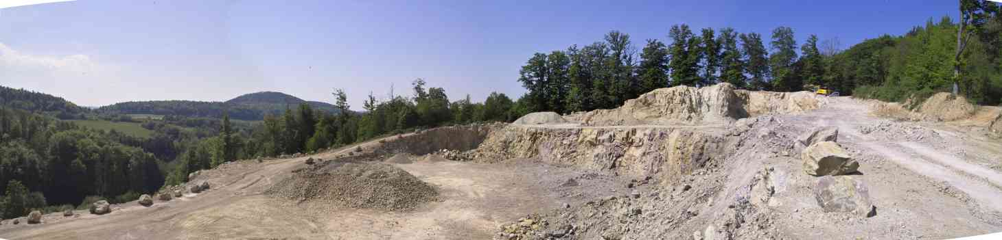 Panoramafoto des Steinbruches