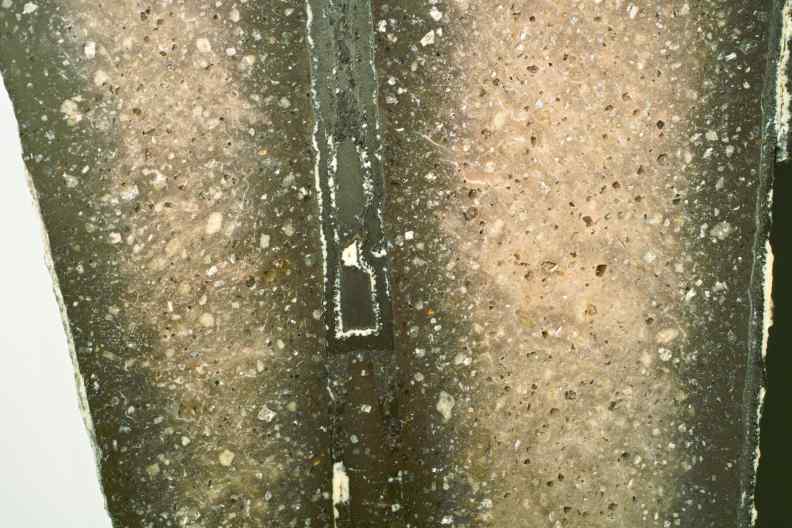 Braunit im
        Rhyolith