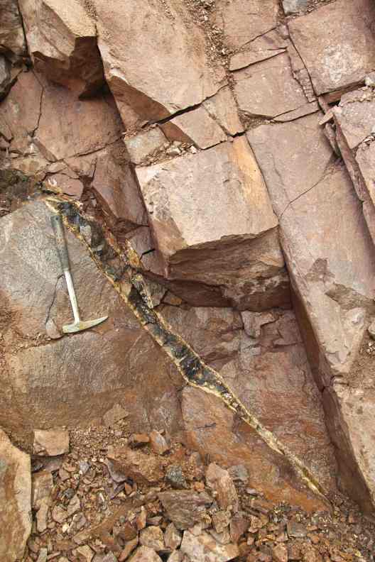 Gang mit
        Seldaonit und Braunit