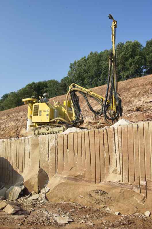 Bohrmaschine
      auf dem Sandstein