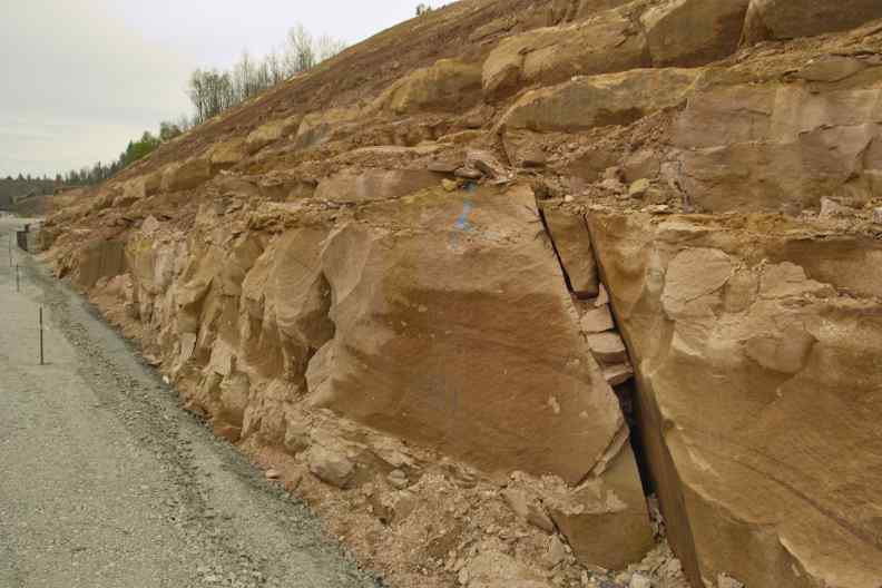 offene
              Spalte im Sandstein