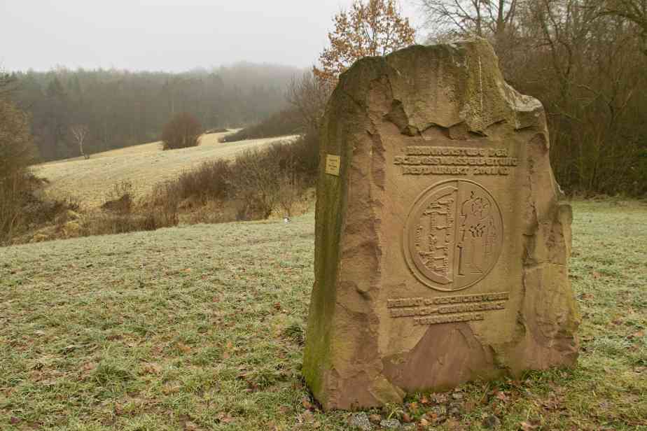 Gedenkstein an der Brunnenstube
        Haibach