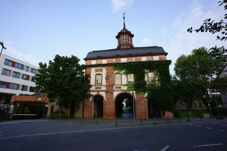 Frankfurter
        Tot in Hanau