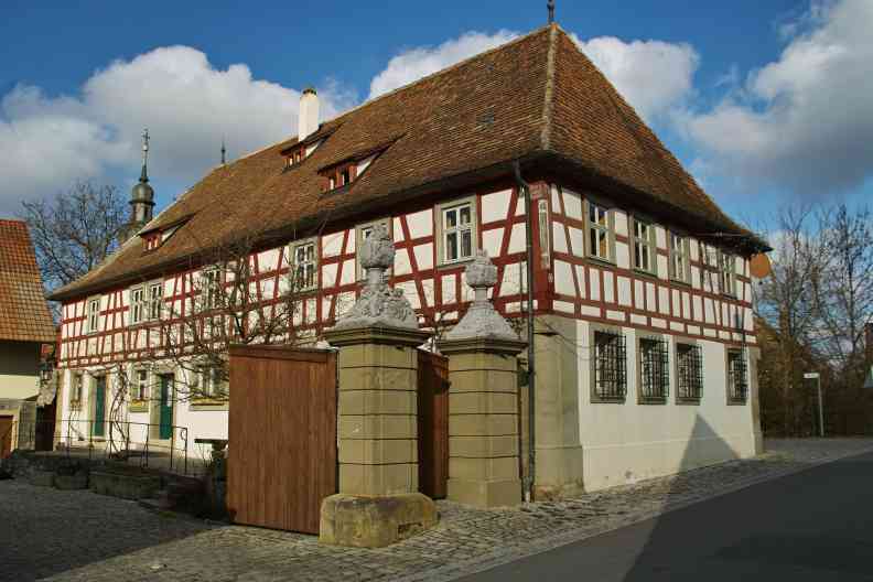 Ebracher Hof, Hüttenheim
