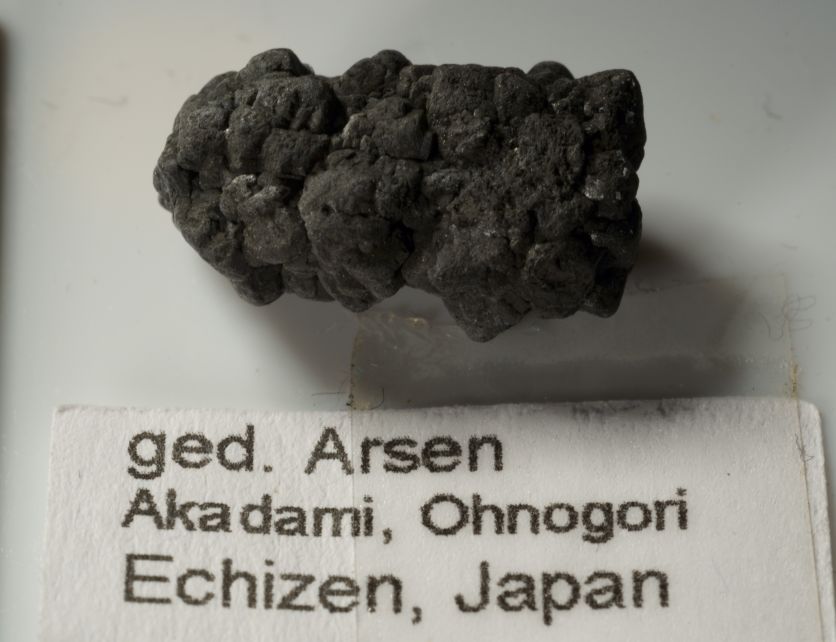 Gediegen Arsen Japan