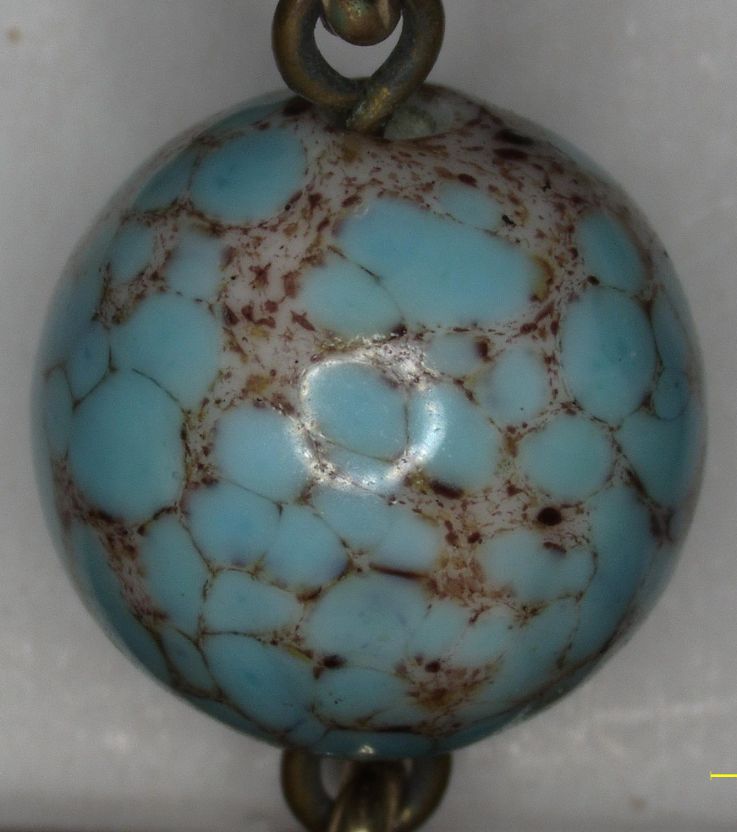 Kugel
        einer Kette