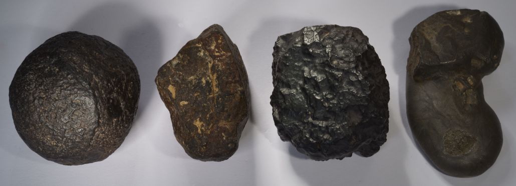 Jakobsit in Rhodochrosit