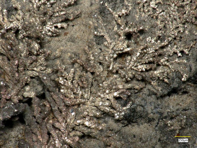 gediegen
        Silber