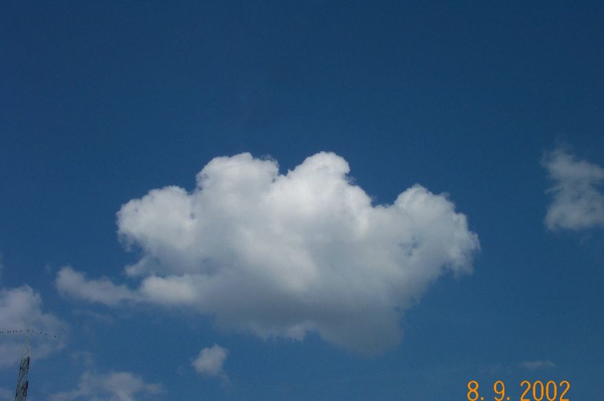 Wolke im blauen
          Himmel