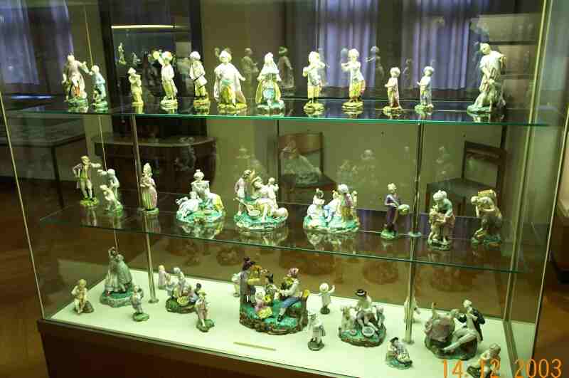 Dmmer
        Steingut: Figuren