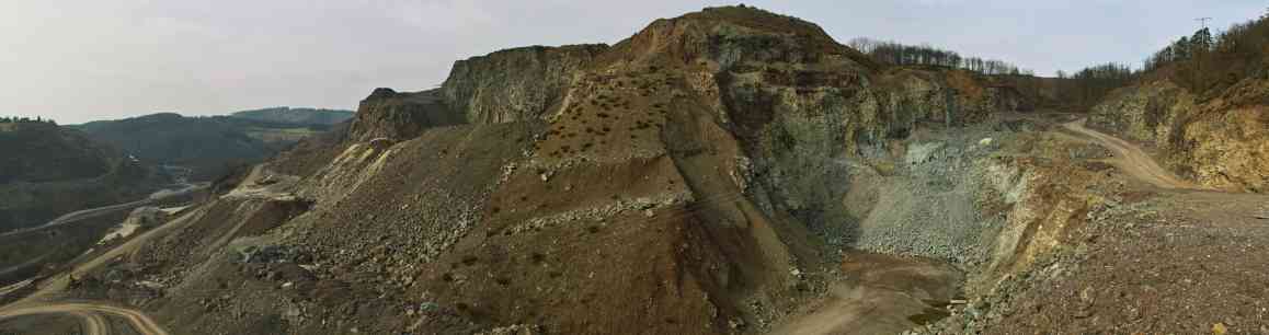 Panoramabild des Steinbruches der Fa.
      Juchem