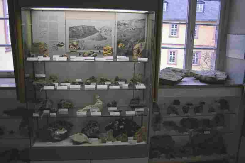 Altenmittlau-Vitrine